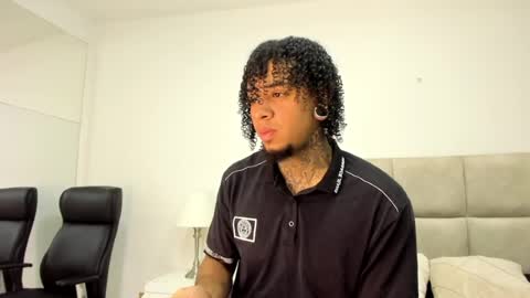 Snapshot of drakescott_ chatting on August 1, 12:15 pm Drake big dick online show from August 1, 12:15 pm