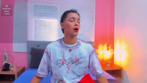 Snapshot of drako_18 chatting on February 22, 9:13 pm Drako online show from February 22, 9:13 pm