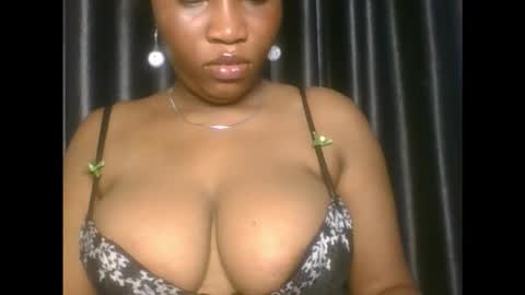 Snapshot of dramadoll_ chatting on November 1, 7:49 pm dramadoll_ online show from November 1, 7:49 pm