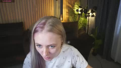 Lina online show from April 14, 6:19 am