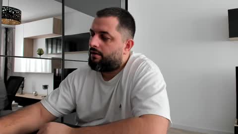 Snapshot of draven_a chatting on February 14, 9:34 am Draven A online show from February 14, 9:34 am