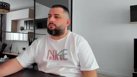 Snapshot of draven_a chatting on February 19, 8:01 am Draven A online show from February 19, 8:01 am