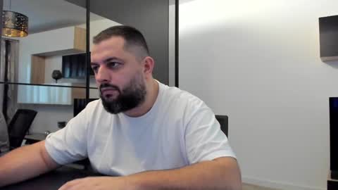 Snapshot of draven_a chatting on February 24, 5:43 am Draven A online show from February 24, 5:43 am