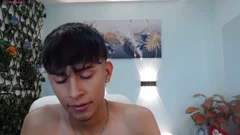 Snapshot of draxblade chatting on November 22, 7:57 pm DraxBlade online show from November 22, 7:57 pm