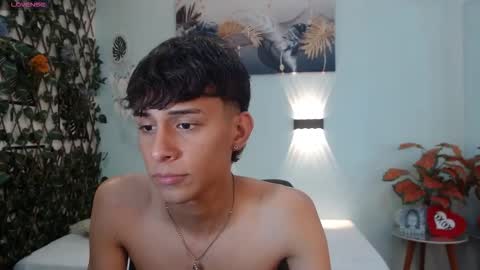 Snapshot of draxblade chatting on November 24, 7:46 pm DraxBlade online show from November 24, 7:46 pm