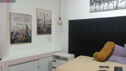 Snapshot of draxblade chatting on December 18, 8:15 pm DraxBlade online show from December 18, 8:15 pm