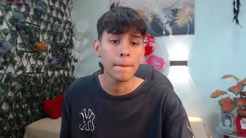 Snapshot of draxblade chatting on February 11, 1:27 pm DraxBlade online show from February 11, 1:27 pm