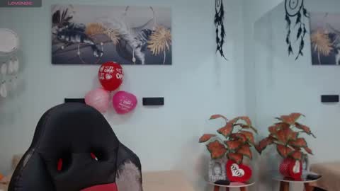 Snapshot of draxblade chatting on February 13, 6:37 pm DraxBlade online show from February 13, 6:37 pm