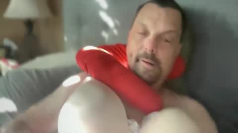 Snapshot of drboobology chatting on December 21, 9:58 pm Dr of Boobs and Bras online show from December 21, 9:58 pm