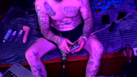 dreaded_folks online show from October 29, 4:26 am