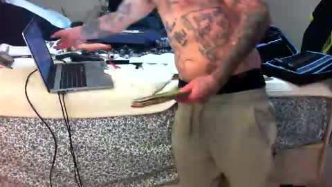 dreaded_folks online show from March 9, 9:46 am