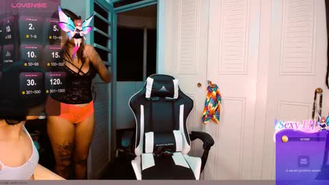 Snapshot of dream__girls69944 chatting on January 27, 9:55 am sharon online show from January 27, 9:55 am