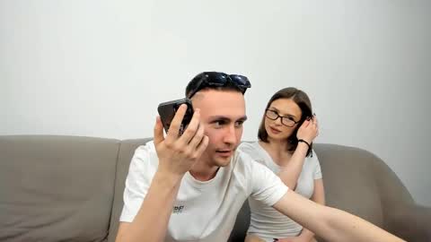 Snapshot of dream_momy chatting on February 26, 7:27 pm dream_momy online show from February 26, 7:27 pm