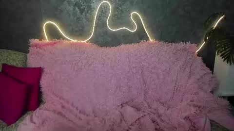 Olivia online show from July 12, 4:09 pm