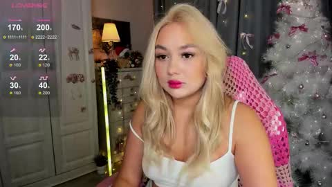 Snapshot of dreamaise chatting on January 9, 3:20 am Mary pvt open use pink and blue app lovense online show from January 9, 3:20 am