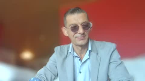 Snapshot of dreambob chatting on July 10, 6:39 am Dreambob online show from July 10, 6:39 am