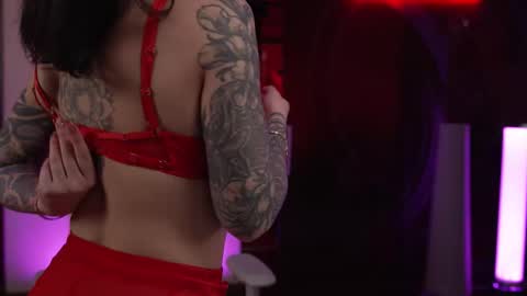 Sarah online show from February 10, 11:20 pm