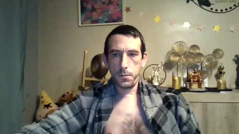 Snapshot of dreamguy38 chatting on October 12, 4:22 am dreamguy38 online show from October 12, 4:22 am