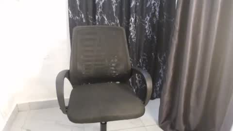 Snapshot of dreamy_wetpussy chatting on April 27, 7:34 pm BEAUTY online show from April 27, 7:34 pm