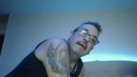 Snapshot of dreamycouple01 chatting on April 11, 4:06 am DreamyCouple01 online show from April 11, 4:06 am