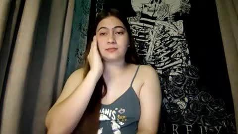 Snapshot of dreamycreamyst chatting on February 19, 12:44 pm dreamycreamyst online show from February 19, 12:44 pm