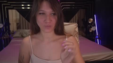 Lina online show from December 4, 7:39 am
