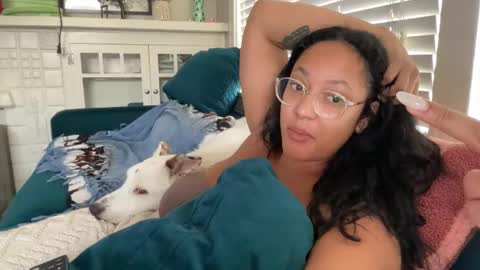 RIRI OR DREAMY online show from November 11, 4:18 pm