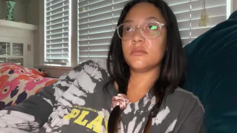 RIRI OR DREAMY online show from May 26, 2:13 pm