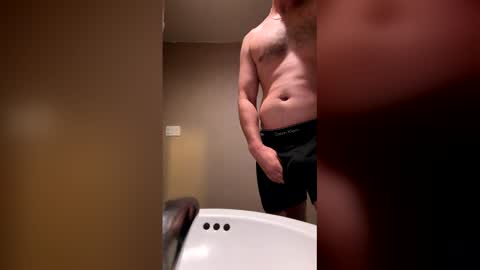 Snapshot of drg8727 chatting on April 1, 3:29 am drg8727 online show from April 1, 3:29 am