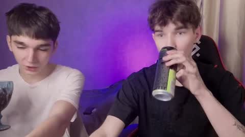 Snapshot of drinklinov chatting on May 10, 6:35 pm Mark online show from May 10, 6:35 pm