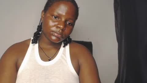 Layla online show from September 29, 8:52 am