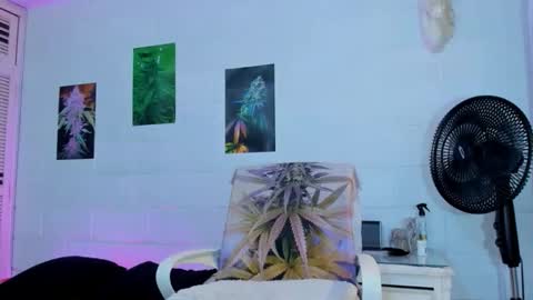 drippyorlove online show from March 3, 8:48 pm