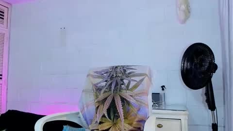 drippyorlove online show from March 25, 1:50 pm