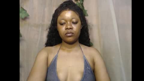 Snapshot of dripqueenx chatting on November 23, 12:49 pm linda online show from November 23, 12:49 pm