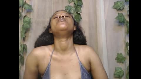 Snapshot of dripqueenx chatting on November 26, 12:22 am linda online show from November 26, 12:22 am