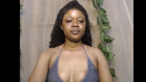 Snapshot of dripqueenx chatting on November 29, 12:02 am linda online show from November 29, 12:02 am