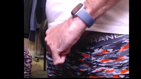 Snapshot of drmbigg chatting on November 17, 10:43 am Hello Hope you enjoy what you see. I love attention in dirty talk and tips thickcock edging precum dirtyTalk C2C online show from November 17, 10:43 am