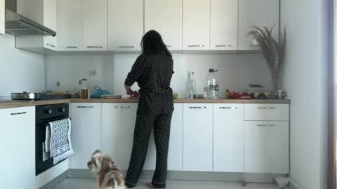 Snapshot of drresa chatting on October 9, 9:07 am Dr. Resa online show from October 9, 9:07 am