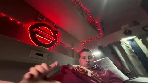 Snapshot of dru11983 chatting on February 26, 9:25 pm Dru online show from February 26, 9:25 pm