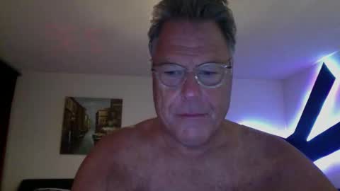 Snapshot of drummersrock92118 chatting on April 24, 12:35 am drummersrock92118 online show from April 24, 12:35 am