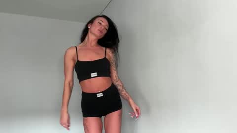 Bella online show from April 4, 2:21 am