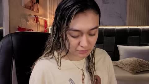 Victoria online show from November 29, 11:19 pm