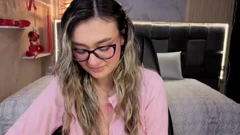 Victoria online show from December 3, 9:02 pm