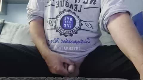 Snapshot of dude_13 chatting on June 8, 3:18 am dude_13 online show from June 8, 3:18 am