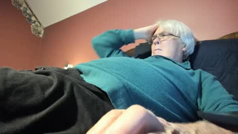 Snapshot of dug38 chatting on October 9, 1:25 am Doug online show from October 9, 1:25 am