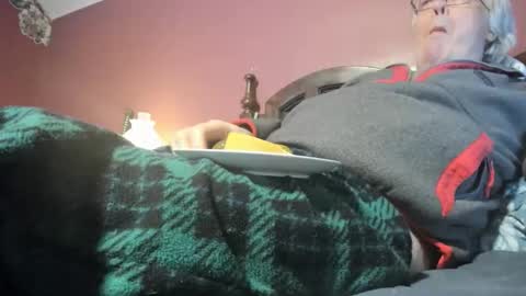 Snapshot of dug38 chatting on October 22, 11:59 pm Doug online show from October 22, 11:59 pm