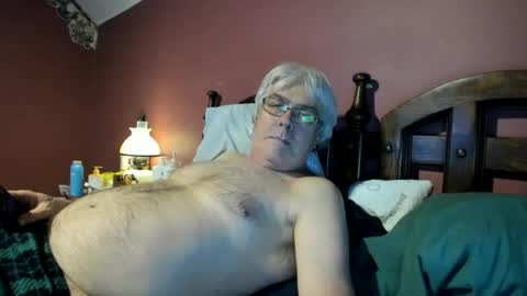 Snapshot of dug38 chatting on November 13, 2:43 am Doug online show from November 13, 2:43 am