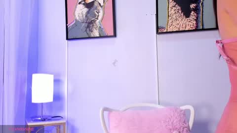 Snapshot of dulce__fiore07 chatting on July 18, 12:20 pm dulce__fiore07 online show from July 18, 12:20 pm