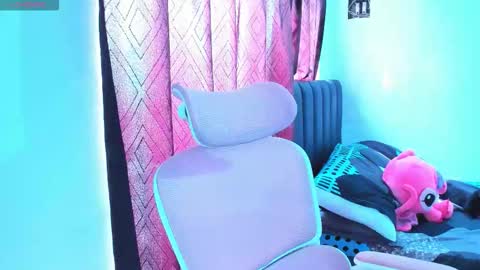 Dulce  online show from October 23, 2:38 pm