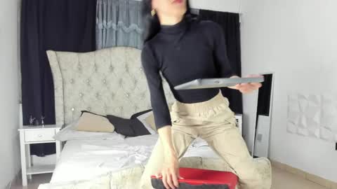 Dulce Alexandra online show from April 30, 1:45 am